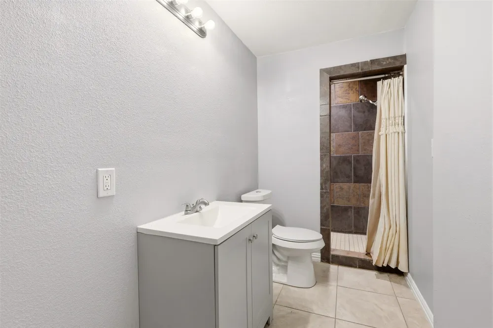 103 Calhoun Bend Azle, TX 76020