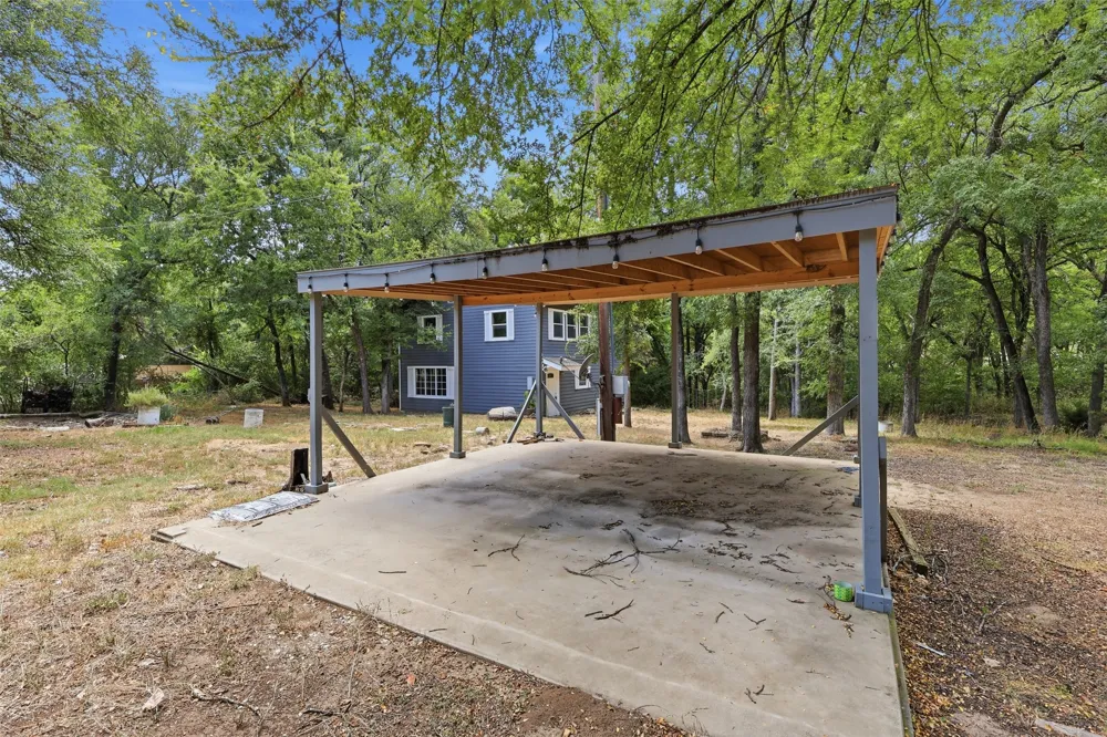 103 Calhoun Bend Azle, TX 76020