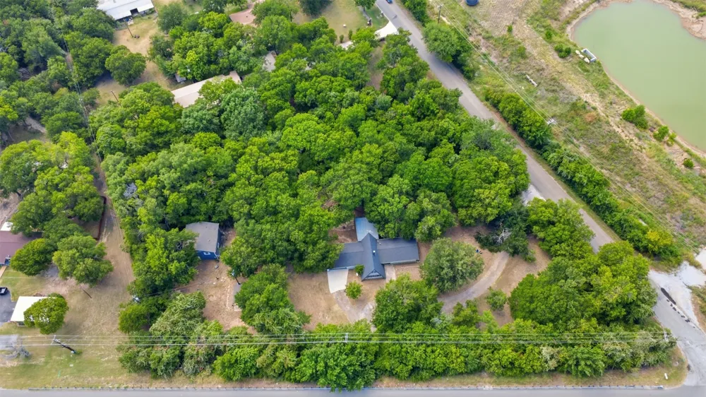 103 Calhoun Bend Azle, TX 76020
