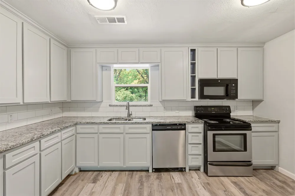 103 Calhoun Bend Azle, TX 76020