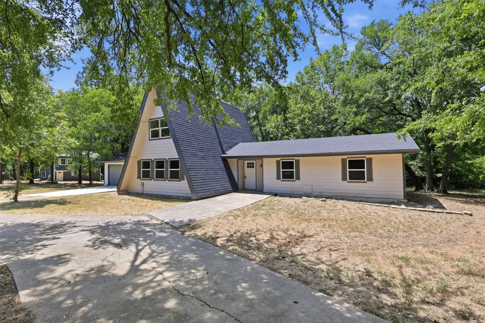 103 Calhoun Bend Azle, TX 76020