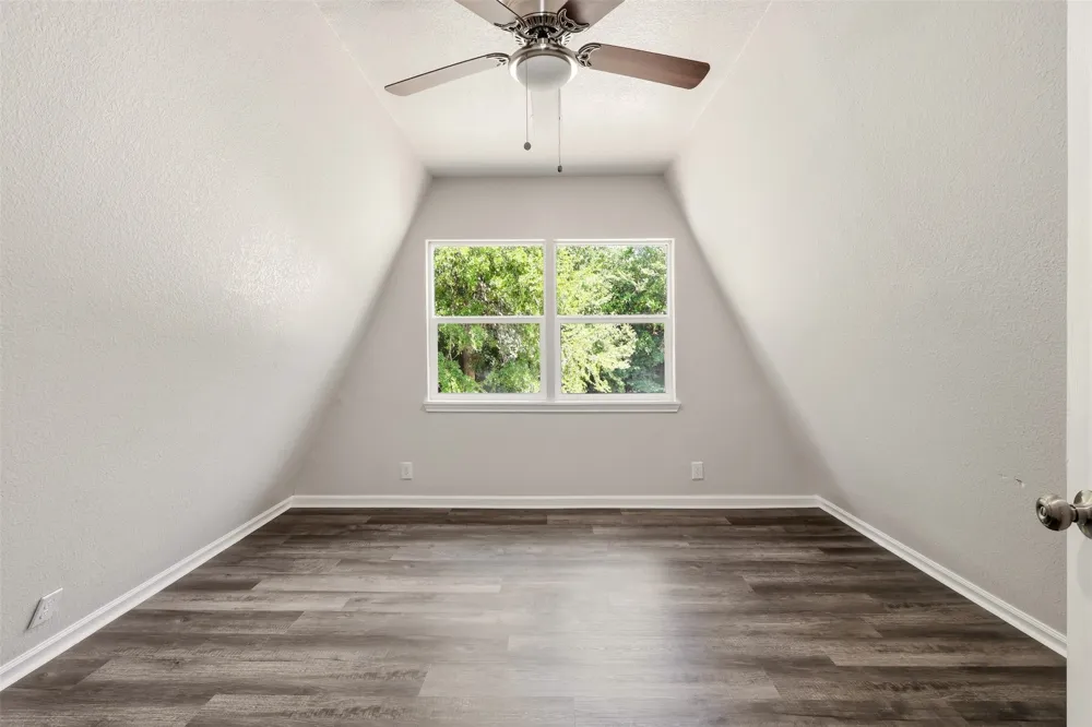 103 Calhoun Bend Azle, TX 76020