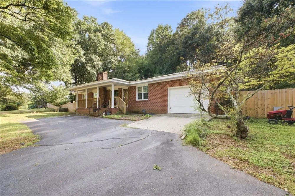 521 Mcdaniel Station Road SW Calhoun, GA 30701