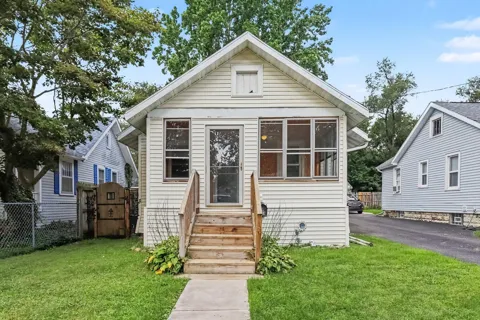 114 Foster Avenue