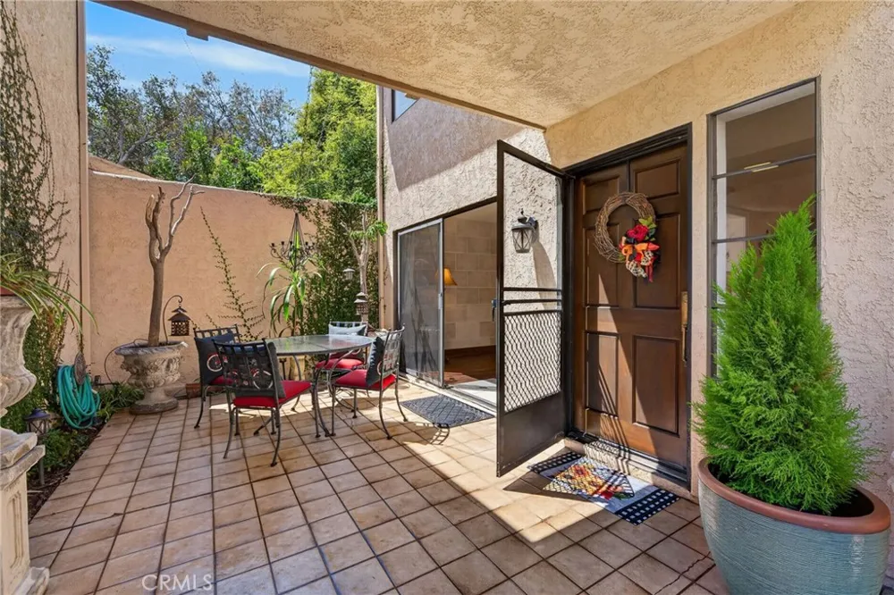 879 Miller Court Ventura, CA 93003