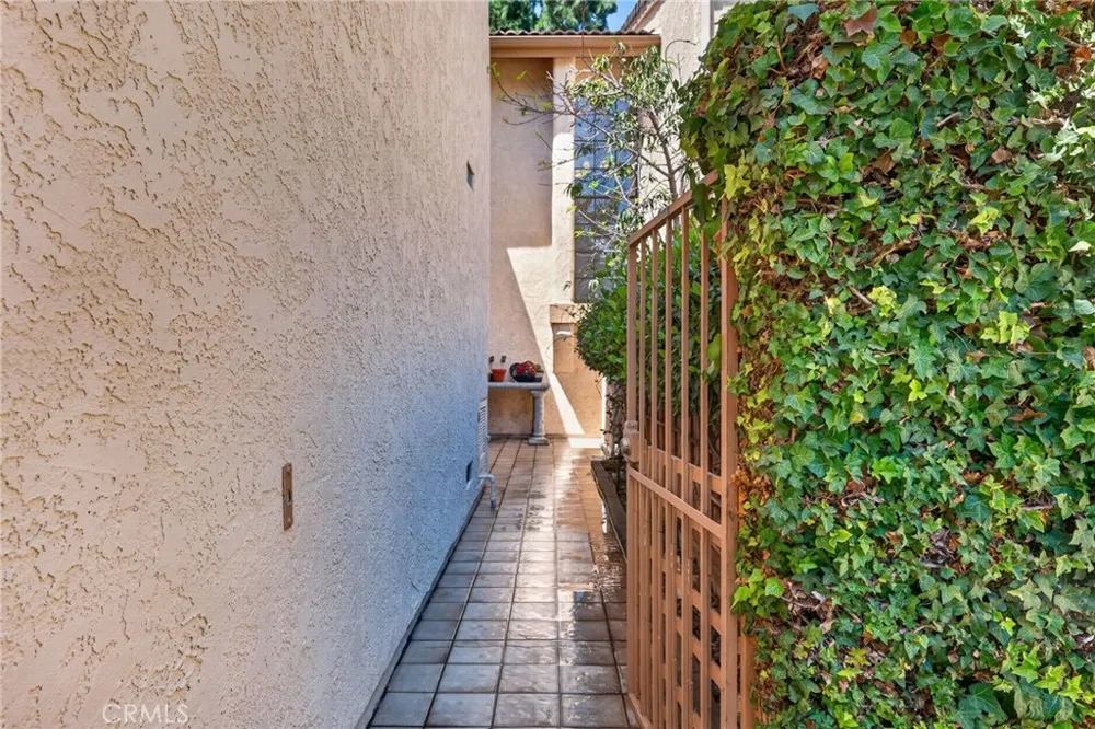 879 Miller Court Ventura, CA 93003