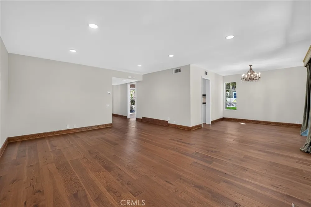 879 Miller Court Ventura, CA 93003
