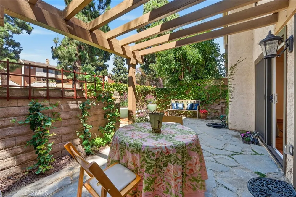 879 Miller Court Ventura, CA 93003