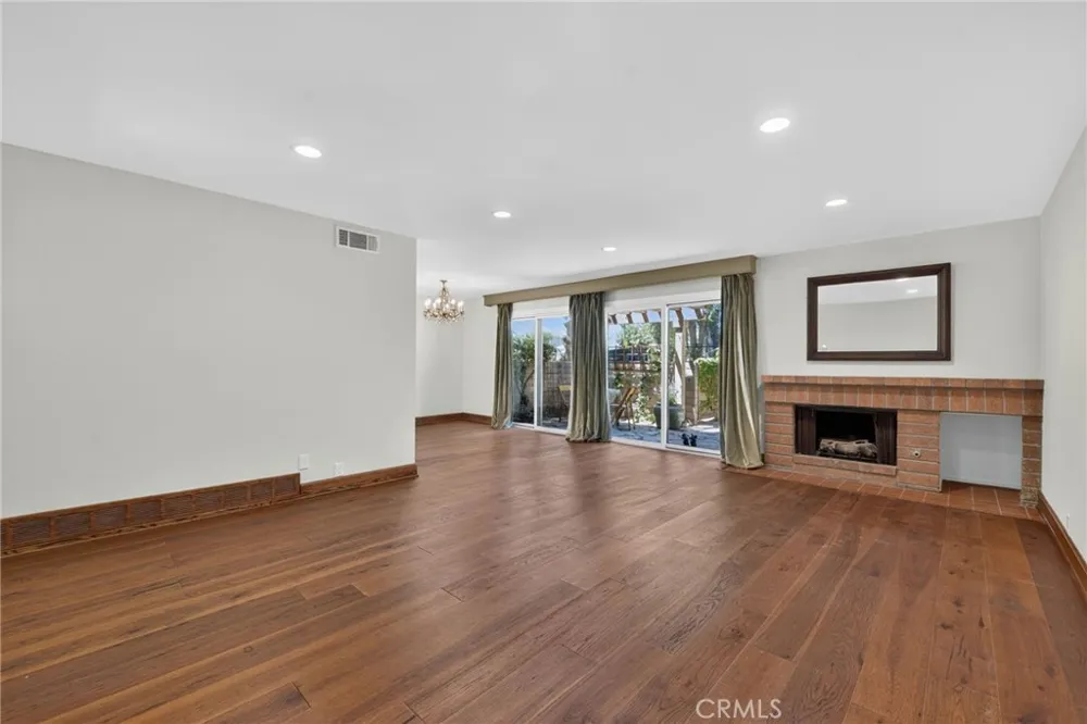 879 Miller Court Ventura, CA 93003