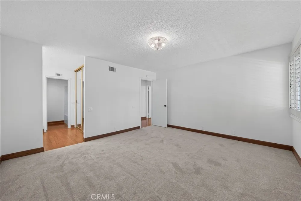 879 Miller Court Ventura, CA 93003