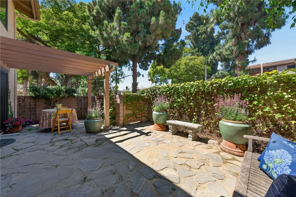 879 Miller Court Ventura, CA 93003