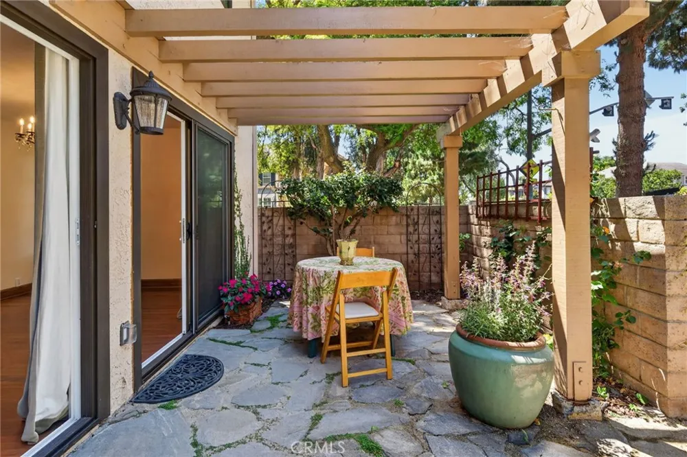 879 Miller Court Ventura, CA 93003