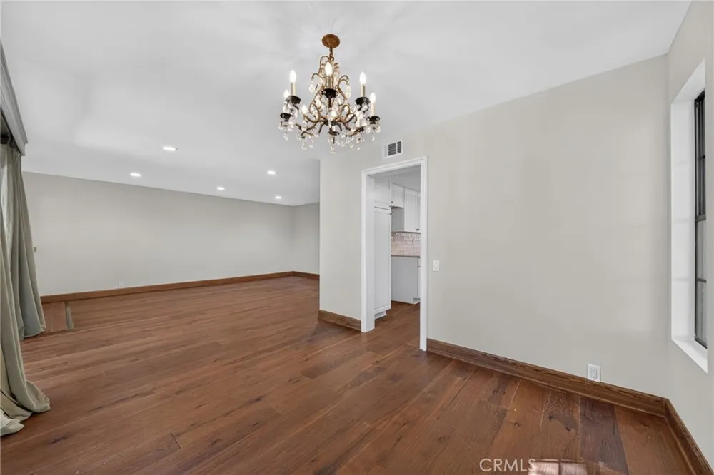 879 Miller Court Ventura, CA 93003
