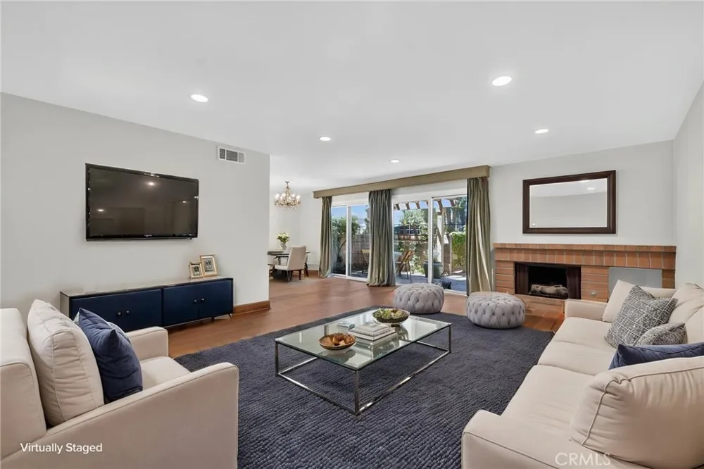 879 Miller Court Ventura, CA 93003