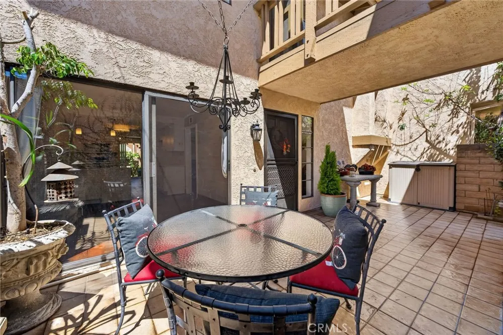 879 Miller Court Ventura, CA 93003
