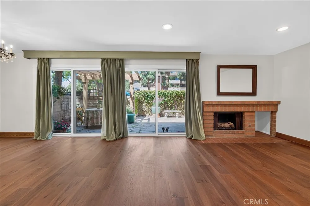 879 Miller Court Ventura, CA 93003