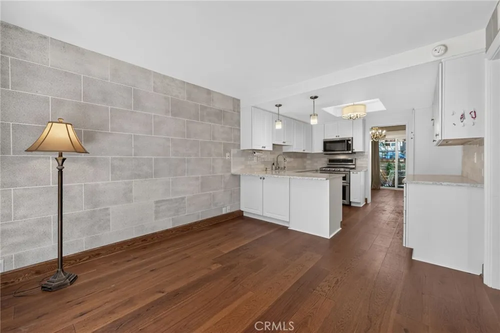 879 Miller Court Ventura, CA 93003