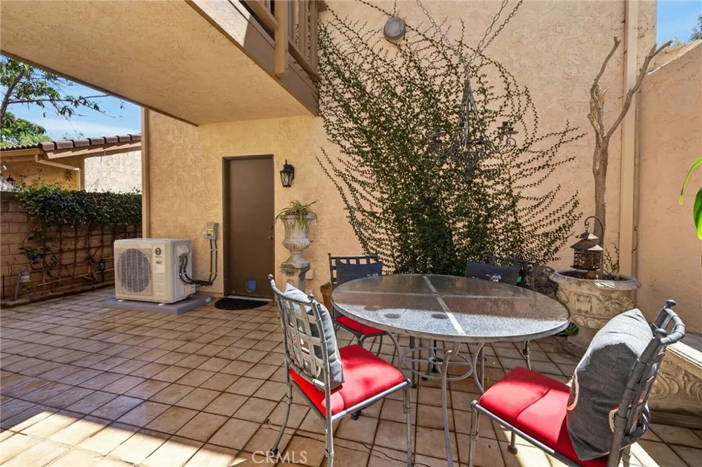 879 Miller Court Ventura, CA 93003