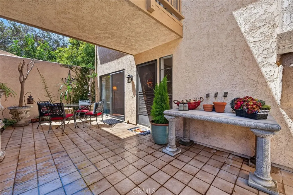 879 Miller Court Ventura, CA 93003
