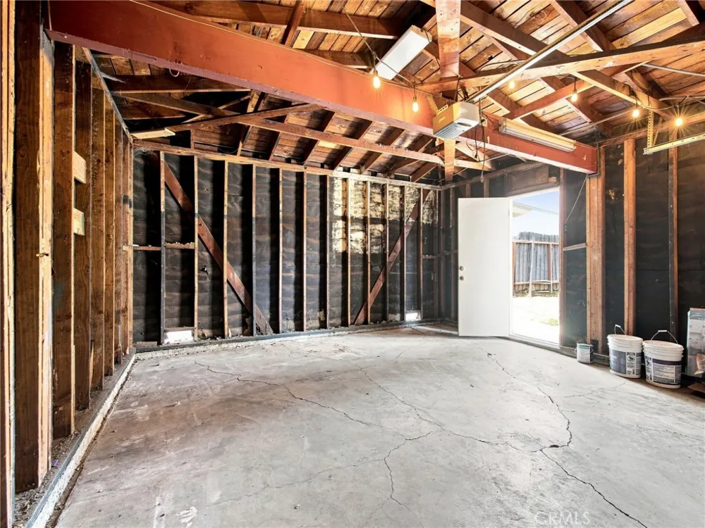 17030 Celtic Street Granada Hills, CA 91344