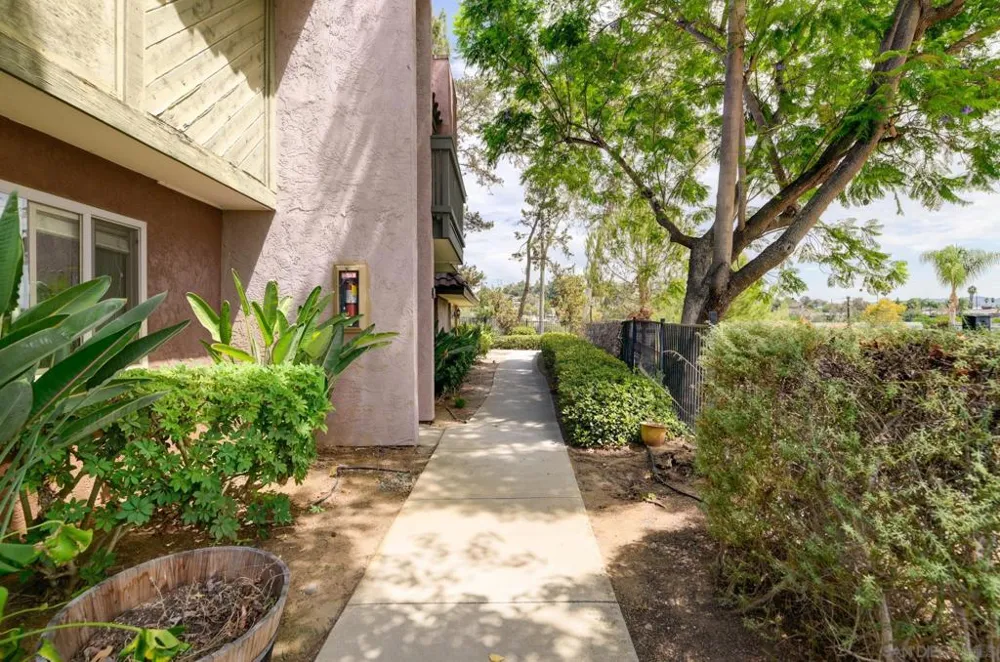 1453 Broadway #C Escondido, CA 92026