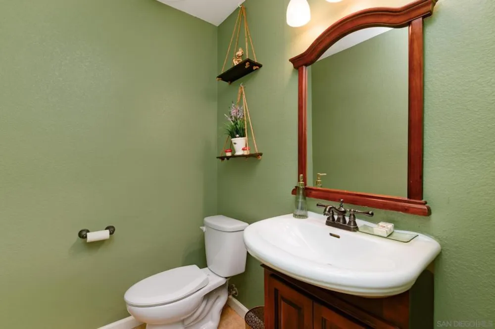 1453 Broadway #C Escondido, CA 92026