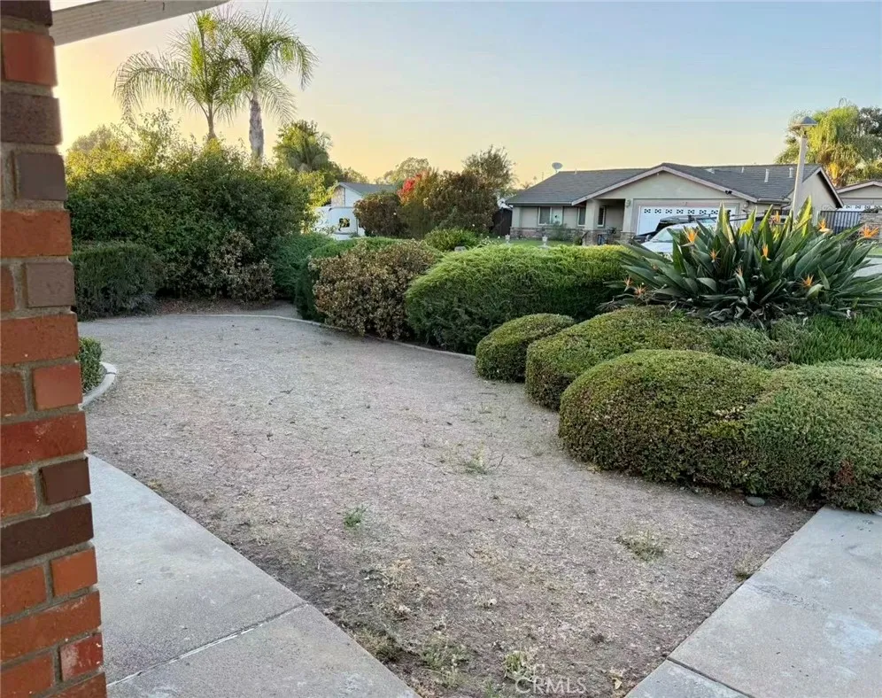 17962 Oak Leaf Yorba Linda, CA 92886