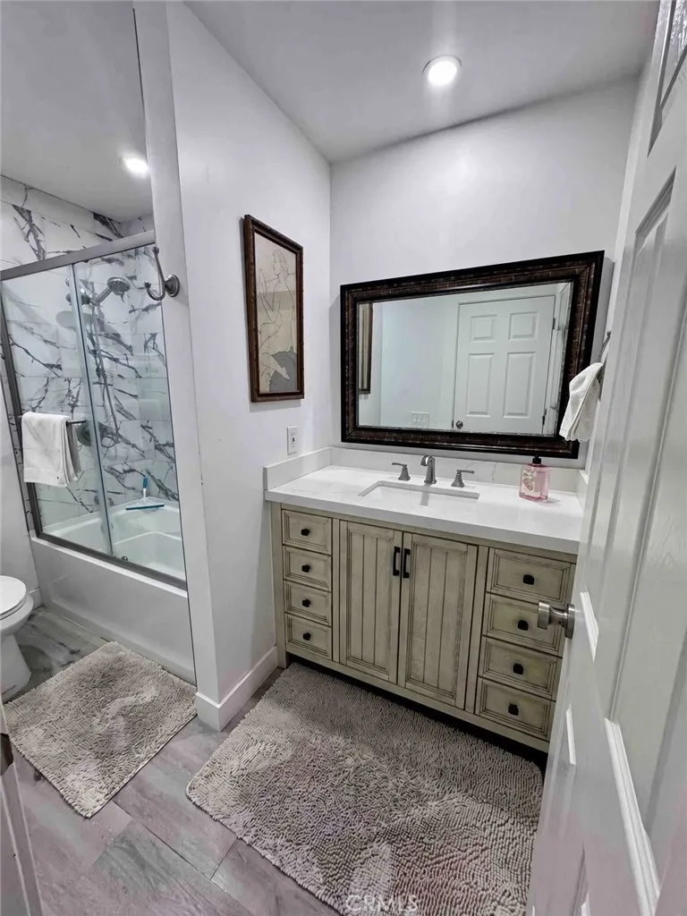 1072 Cabrillo Park #C Santa Ana, CA 92701