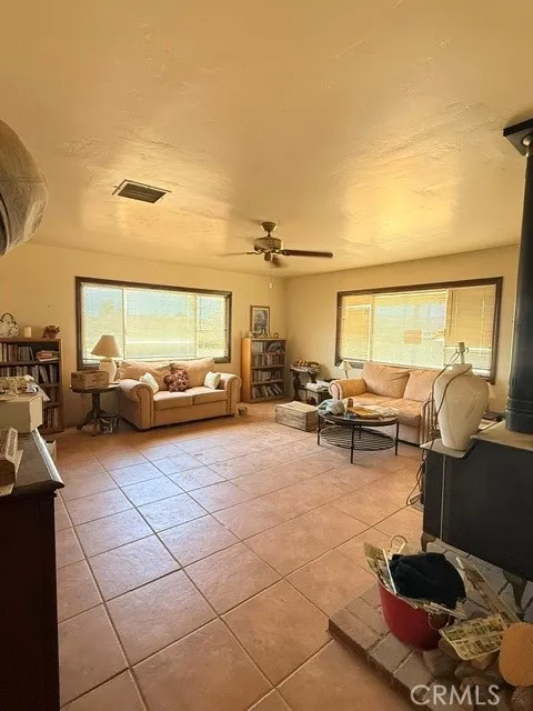 575 Warren Vista Yucca Valley, CA 92284