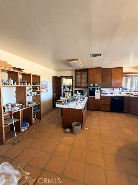 575 Warren Vista Yucca Valley, CA 92284