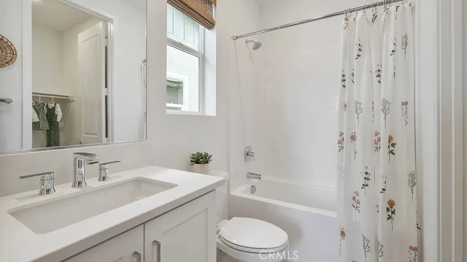 29705 Calle La Roca Valencia, CA 91354