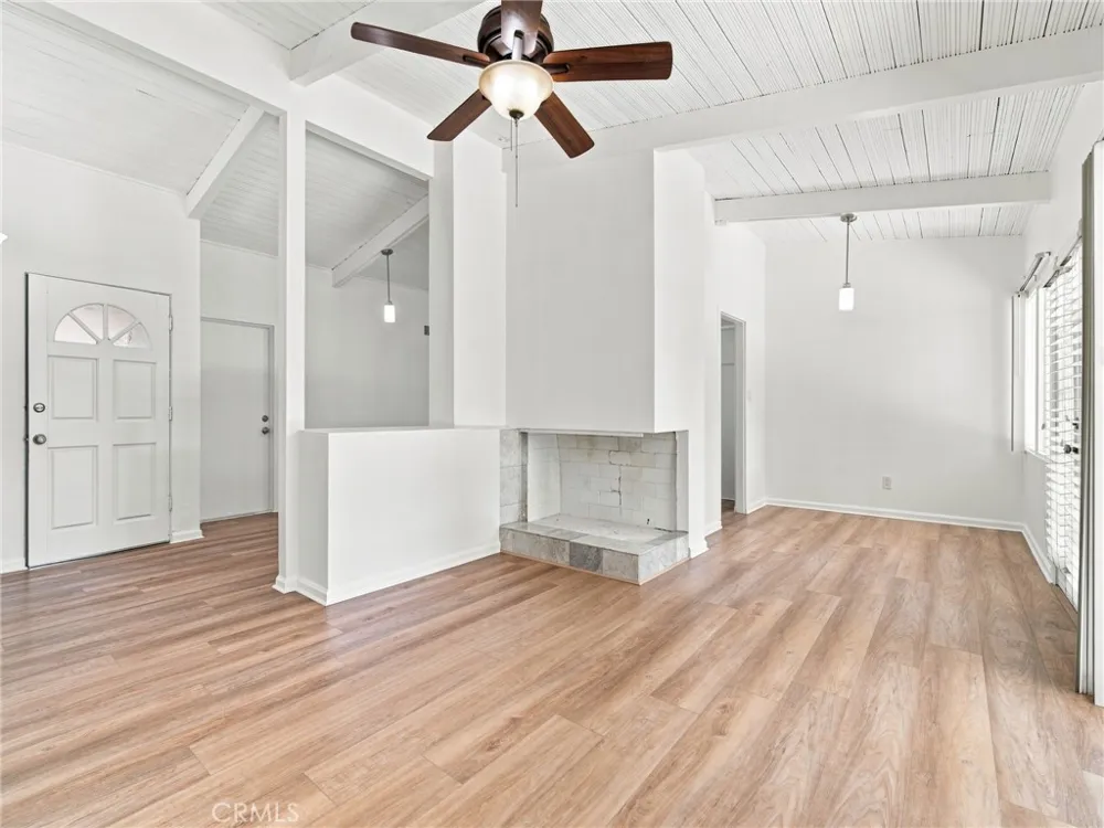 7735 Zelzah Avenue Reseda, CA 91335