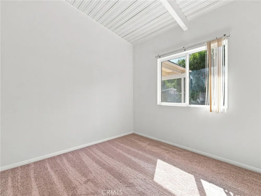 7735 Zelzah Avenue Reseda, CA 91335