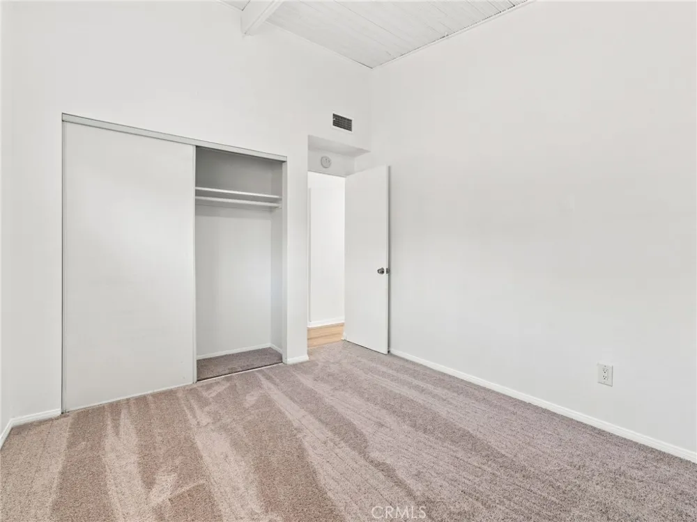 7735 Zelzah Avenue Reseda, CA 91335