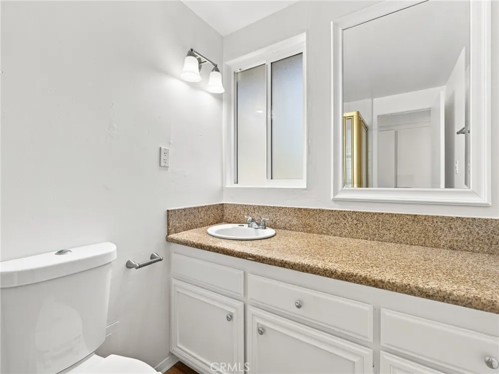 7735 Zelzah Avenue Reseda, CA 91335