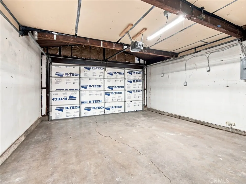 7735 Zelzah Avenue Reseda, CA 91335