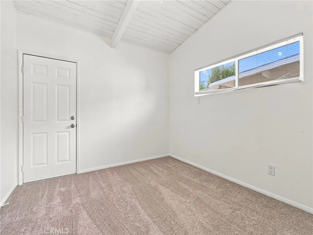 7735 Zelzah Avenue Reseda, CA 91335