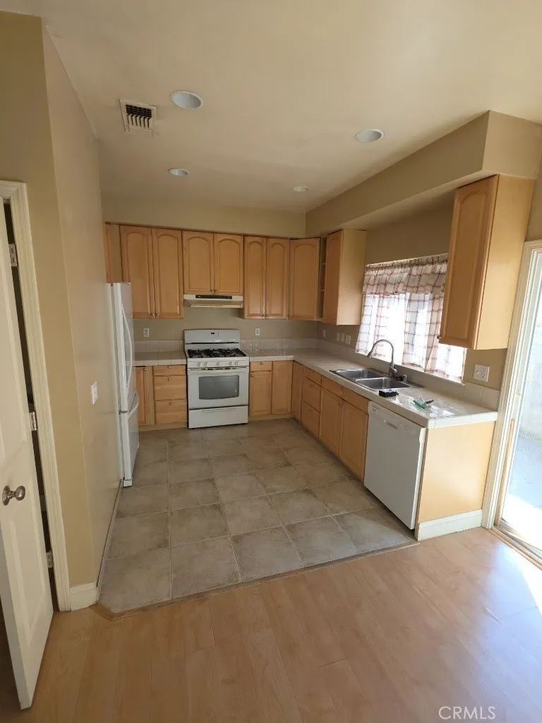 10401 Point Lakeview Road #B Kelseyville, CA 95451