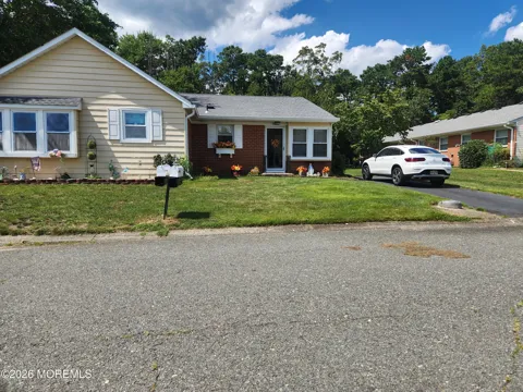 19 Lafayette Drive