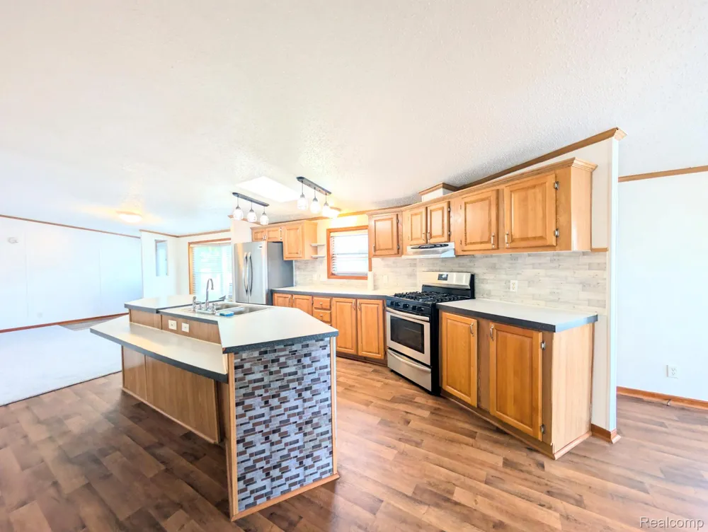 169 Post Branch Fenton City, MI 48430