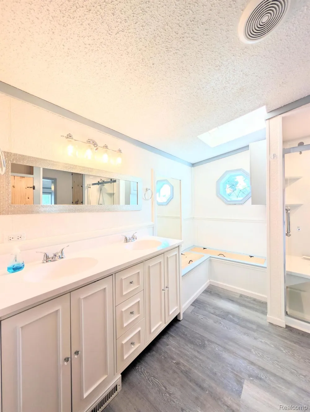 169 Post Branch Fenton City, MI 48430