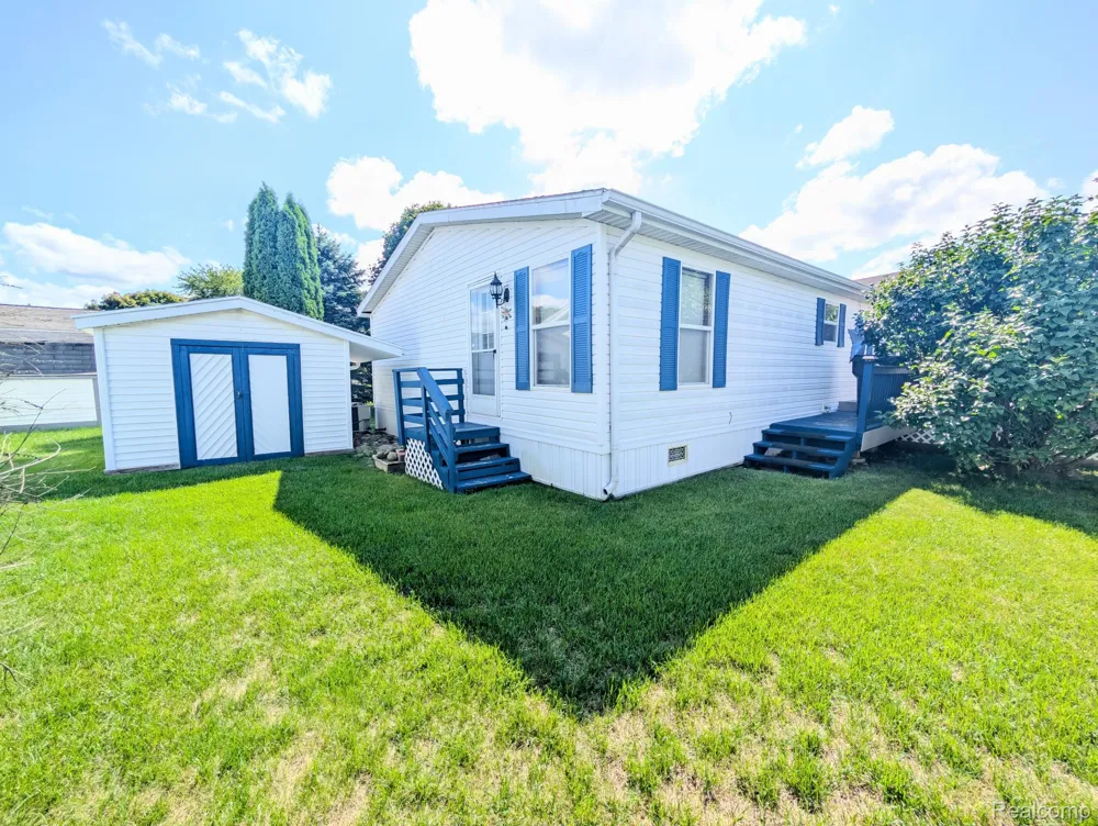 169 Post Branch Fenton City, MI 48430