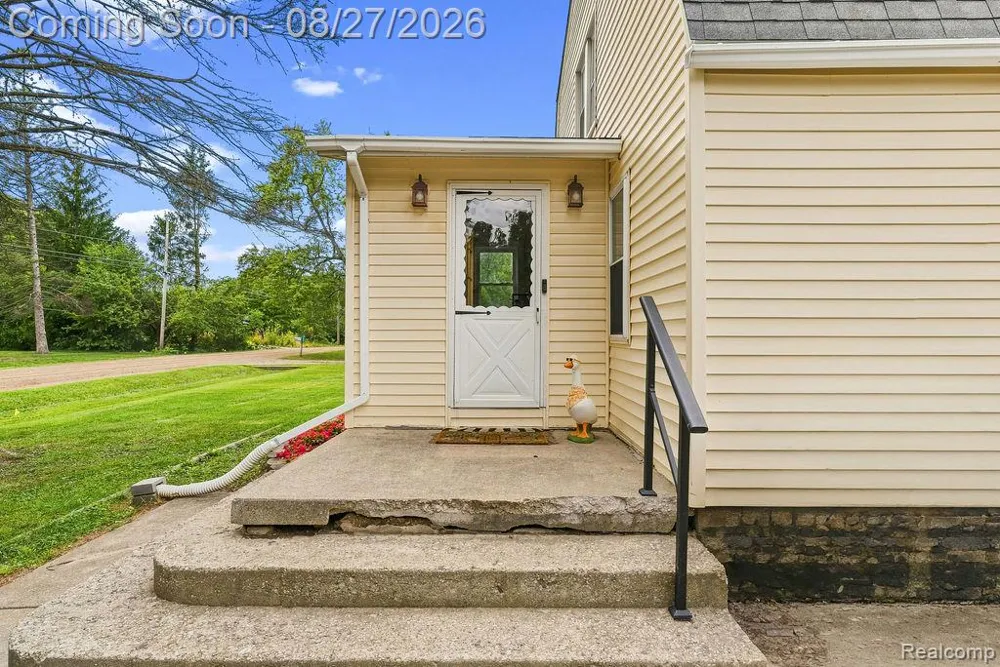 5363 Sitka Street Burton City, MI 48519