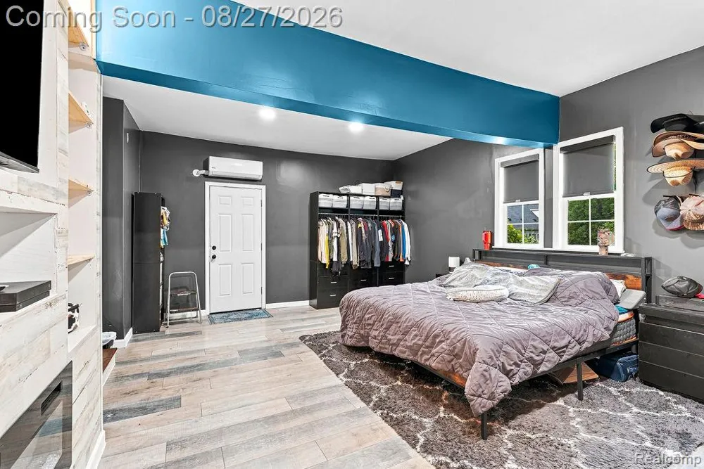 5363 Sitka Street Burton City, MI 48519