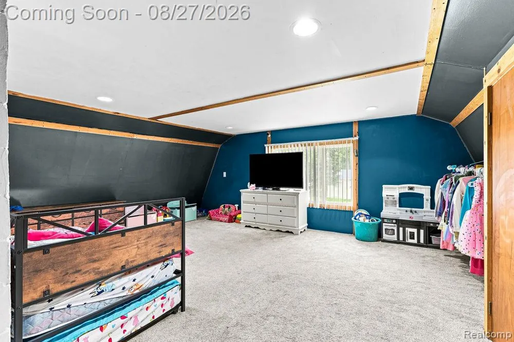 5363 Sitka Street Burton City, MI 48519
