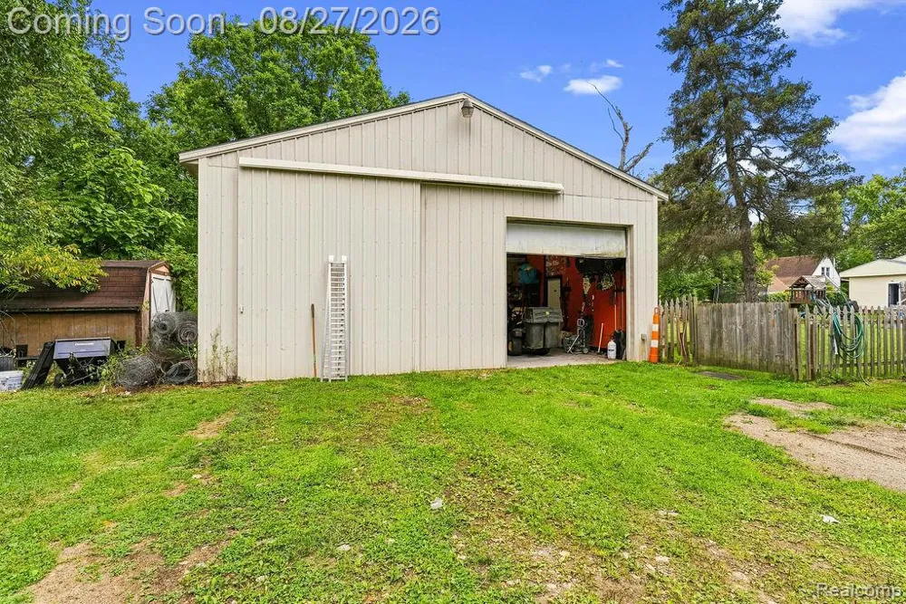 5363 Sitka Street Burton City, MI 48519