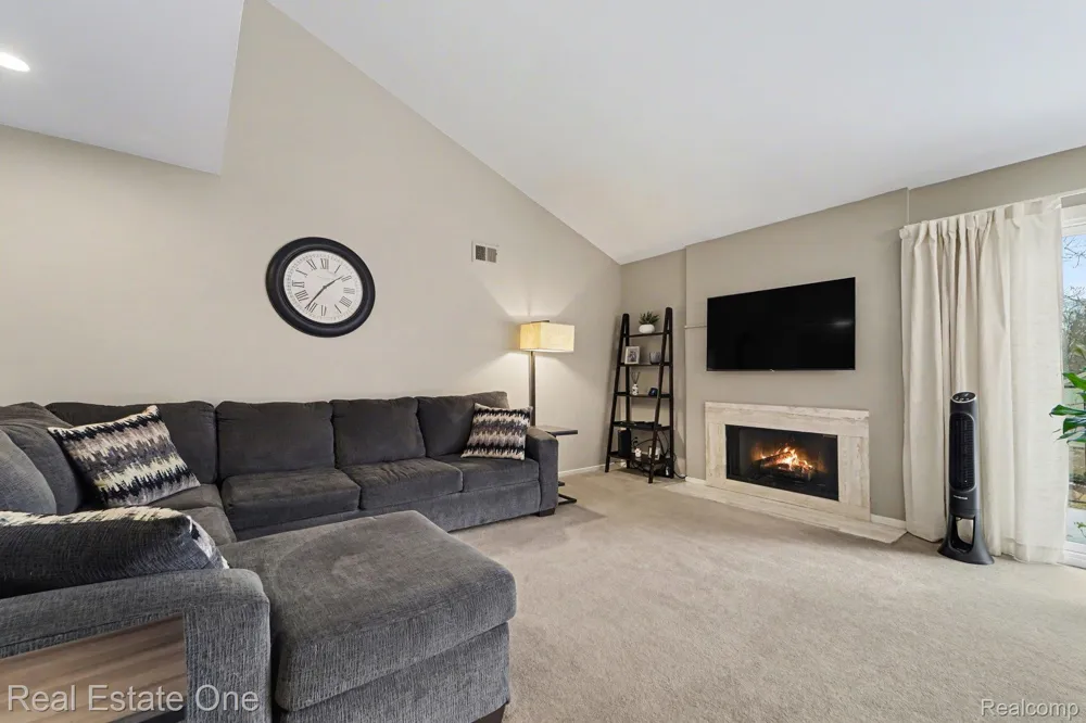 6463 Maple Hills Lane Bloomfield Hills City, MI 48301