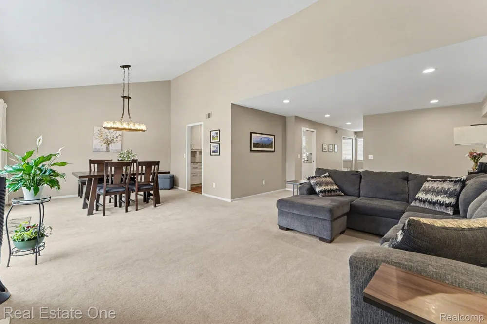 6463 Maple Hills Lane Bloomfield Hills City, MI 48301