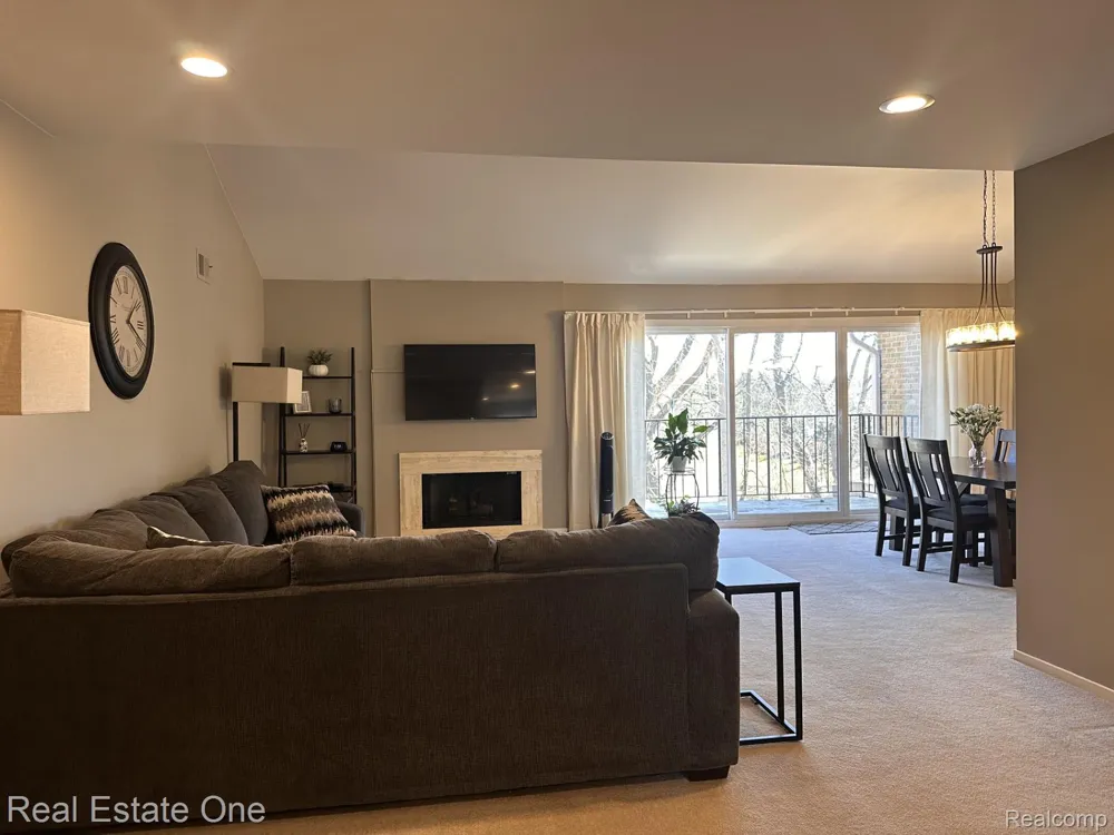6463 Maple Hills Lane Bloomfield Hills City, MI 48301