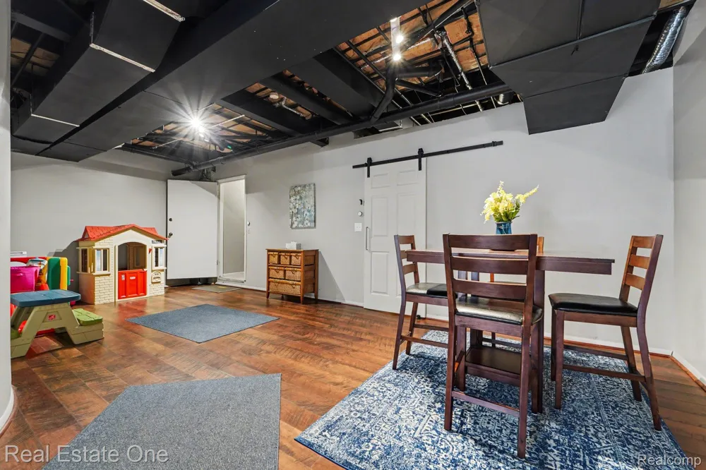 6463 Maple Hills Lane Bloomfield Hills City, MI 48301